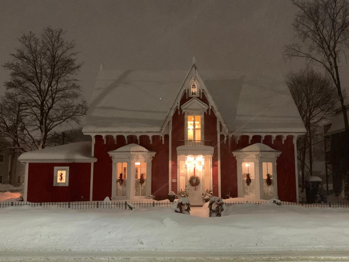 The Red House Fredericton Bed & Breakfast Екстериор снимка