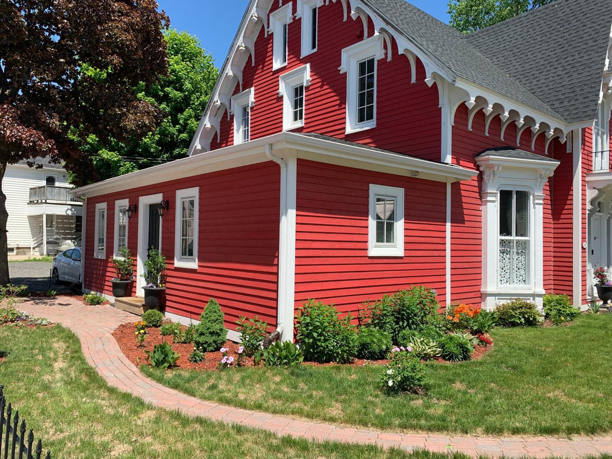 The Red House Fredericton Bed & Breakfast Екстериор снимка